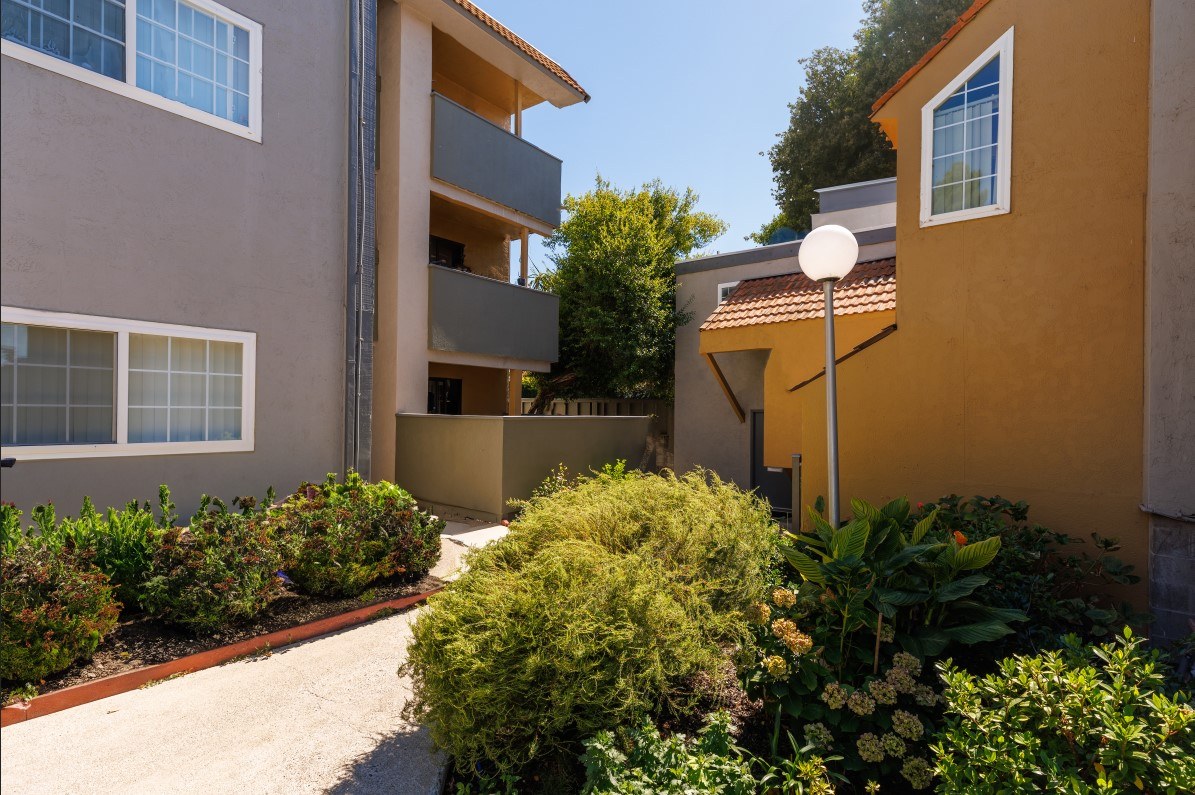 2BR/1BA Apartment on Laguna St · Concord photo 4